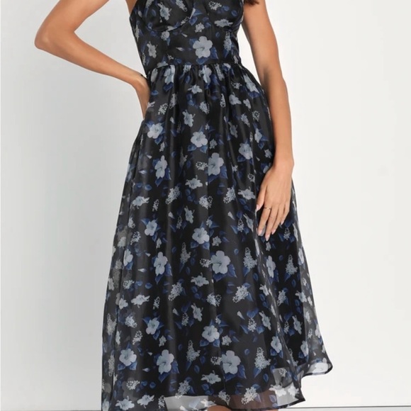 Lulu's Blue and White Ruched Tie Front Sundress - Picture 2 of 15